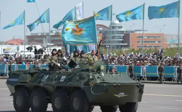 18 июля в Казахстане отмечается День воинских символов Вооруженных сил