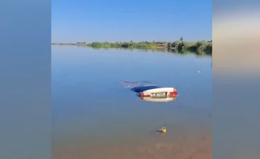 Трагедия у воды: автомобиль с детьми съехал в водоем