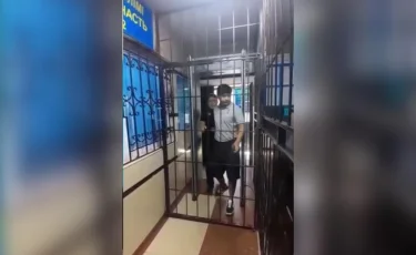 Эфир с последствиями: жителя Алматинской области арестовали за нецензурную брань в соцсетях