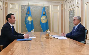 Президент встретился с акимом области Улытау Есетом Байкеном