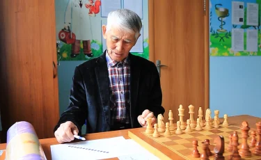 Өмір мен шахмат – егіз ұғым: сәтбаевтық қария 88 жасына дейін шәкірт тәрбиелеген