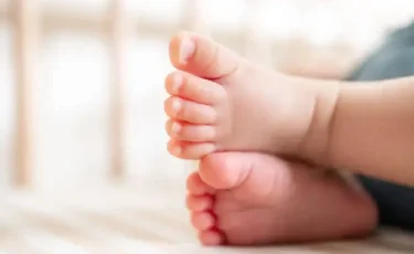 Павлодарда жаңа туған сәбиін сатпақ болған әйел ұсталды