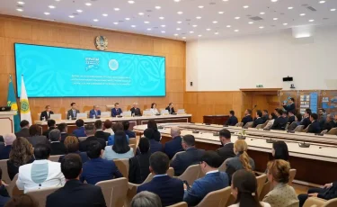 ОСК Құрылтай депутаттарын тіркеп, куәлік пен төсбелгі табыстады