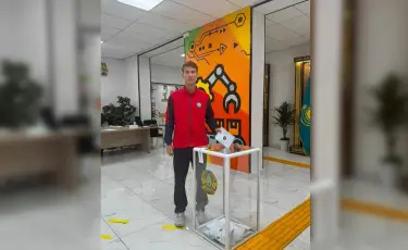 Олимпиец Данил Васильев одним из первых отдал свой голос на выборах депутатов Құрылтай