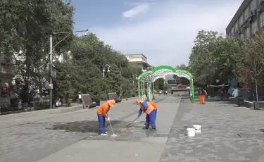 Чистый город начинается с них: кто каждый день наводит порядок в Алматы