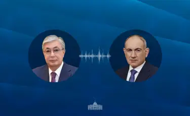Глава государства провел телефонный разговор с Премьер-министром Армении Николом Пашиняном