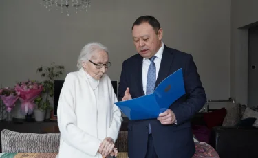 В Алматы поздравили с 90-летием Марфугу Айткожину