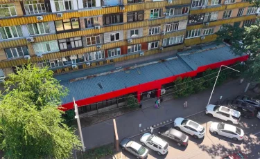 Пристройку к супермаркету в центре Алматы демонтировали по решению суда