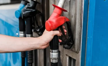В Казахстане продолжают проверять качество автомобильного бензина