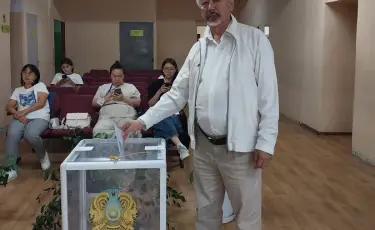 Поэт, ученый, кавалер ордена «Құрмет» Адильгазы Кайырбеков сделал свой выбор на выборах в Құрылтай