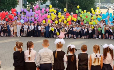 Первый звонок все ближе: свыше 380 тысяч детей впервые сядут за парты в этом году