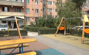 Цветущий двор: как жители Бостандыкского района изменили пространство вокруг домов