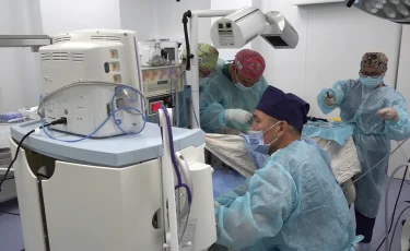 Өмір үшін күрес: Қазақстан нәрестелерге жасалатын күрделі ота бойынша Орталық Азияда көш бастады