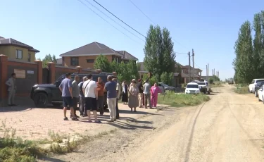 В ожидании асфальта: жители Актобе устали от пыли и грязи