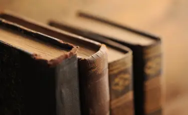 Книги, которыми пользовался Абай: редкий фонд библиотеки Семея ждет реставрация и цифровизация