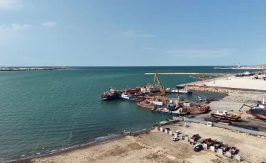 Каспийге жанармай төгілді: талдау жұмыстары жүргізілуде
