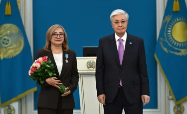 Ұстаздар мен тәлімгерлер жоғары мемлекеттік наградалармен марапатталды