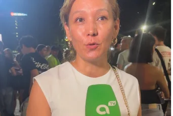 «Приехали специально в Алматы»: мама исполняет мечту сына на концерте Канье Уэста