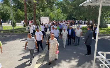 Жители села Алдабергенов всем аулом пришли на выборы в Құрылтай