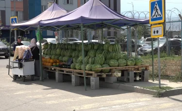 Сладкая покупка с горькими последствиями: в Алматы проверяют продавцов арбузов у дорог