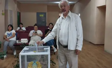 Ақын, ғалым Әділғазы Қайырбеков Құрылтай сайлауында таңдау жасады