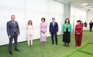 Жұлдыз Сүлейменова Спорт күніне орай педагогтерді марапаттады