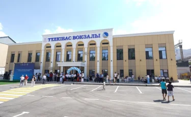 Новая жизнь старой станции: в Түлкібасе открылся обновленный железнодорожный вокзал