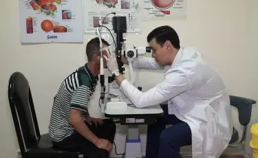 Слепая статистика: гаджеты массово отнимают зрение у казахстанцев
