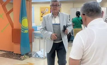 Нурлан Оразалин проголосовал на выборах в Құрылтай