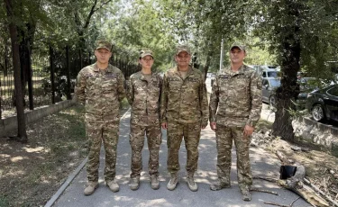 Не по приказу, а по совести: военнослужащие спасли ребенка от нападения в Алматы