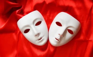Большие премьеры и мировые сцены: чем удивят казахстанские театры в новом сезоне
