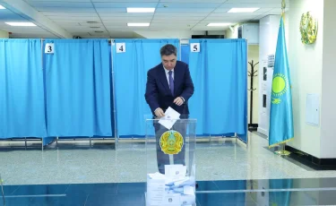 Құрылтай сайлауы: Астанада жоғары лауазымды тұлғалар дауыс берді