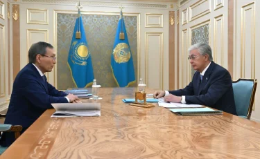 Касым-Жомарт Токаев встретился с председателем ЦИК Нурланом Абдировым