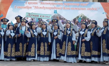«Әділдік алаңы»: Қазақстанда қарт адамдарға қалай қамқорлық жасалады
