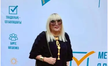 Алматыда өнер иесі Айжан Нұрмағамбетова Құрылтай сайлауына қатысты