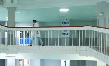 В Актау ребёнок попал в реанимацию после отравления копчёной рыбой
