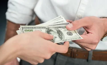 Курс валют в обменниках Алматы и Астаны 11 сентября