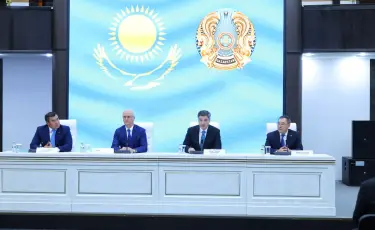 Олжас Бектенов представил активу Алматинской области нового акима