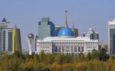 Глава государства освободил Даурена Косанова от должности министра обороны