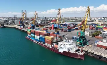 Каспий қақпасы кеңейді: Ақтау мен Құрық порттарында жүк тасымалы артты