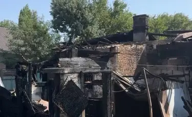 Погорельцы: в Таразе жители сразу десяти домов остались без крыши над головой