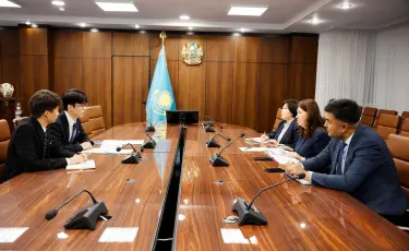 Жұлдыз Сүлейменова белсенді оқушылармен кездесті