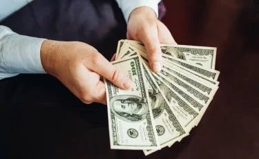 Курс валют в обменниках Алматы и Астаны 10 сентября