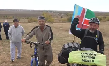 Из Уральска в Мекку: казахстанец совершил паломничество на велосипеде