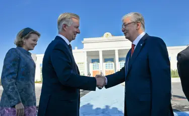 Президент Бельгиялықтар королі мен патшайымын Алматыға шығарып салды