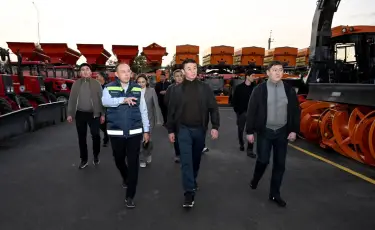 Алматы әкімі «Алматы Тазалық» кәсіпорнының жаңартылған базасын аралады