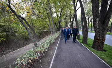 Алматының Жетісу ауданында аллея көркейтіліп, саябақ жаңартылды