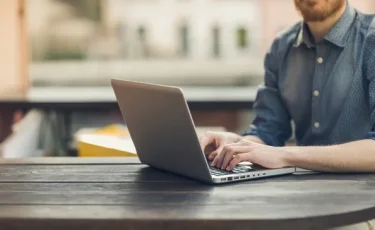 Работодатели могут оформить обязательное страхование работников онлайн