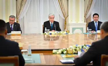 Президент и Хун Манет провели переговоры в расширенном составе