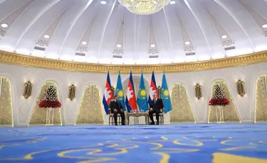 Касым-Жомарт Токаев и Премьер-министр Камбоджи Хун Манет провели переговоры в формате тет-а-тет